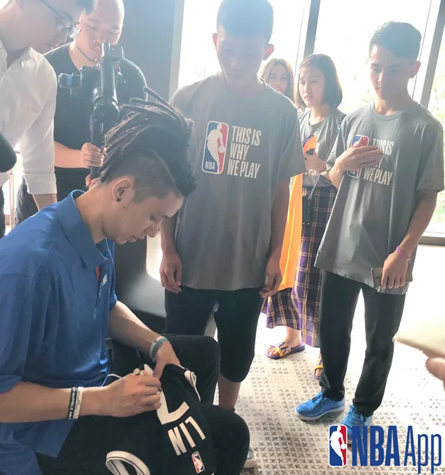 林书豪球迷见面会 与“书豪通”热烈问答