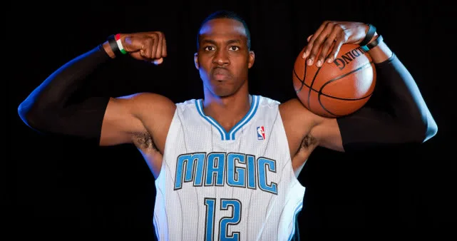 从第一中锋到NBA流浪汉 是谁毁了霍华德完美生涯?
