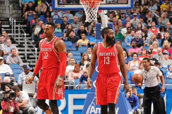 从第一中锋到NBA流浪汉 是谁毁了霍华德完美生涯?