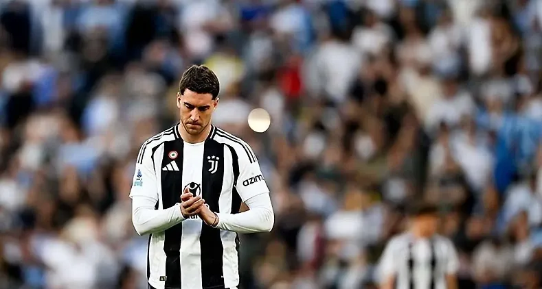 Serie A’s Highest-Paid Striker Contemplates Leaving: Contract Nearing Expiry, Manchester United, Chelsea, and Bayern Interested in Signing Him