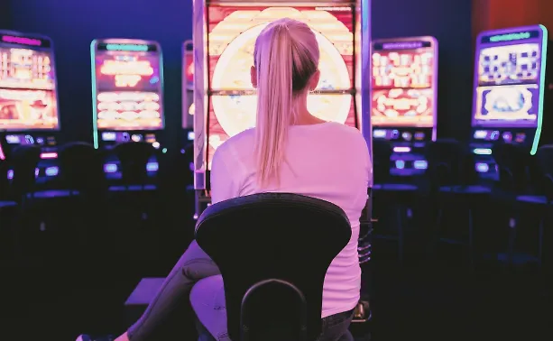 The GambleAware report emphasizes that it is crucial for employees in the gambling industry to be aware of neurodiversity in order to reduce gambling risks.