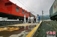 磨憨铁路口岸首次开展跨境救援列车出境专项勤务演练
