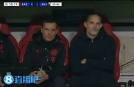 我人麻了????‍♂️目睹于帕离谱送礼，图赫尔脸色铁青连连摇头