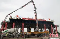 宁马城际铁路全线首孔现浇梁顺利浇筑