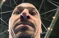 体验下上帝视角????伊布晒第一视角训练：这是你离我最近的一次