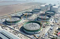 中国海油盐城“绿能港”6座世界最大LNG储罐完成拱顶模块吊装