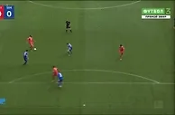 这...穆西亚拉禁区内空位推射，居然踢上看台！