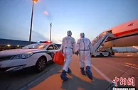上海浦东地区封控 海港、空港口岸“不停摆”
