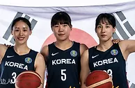 足球资讯：中国女篮冲世界杯开门红，该赛事39年未输韩国 双塔优势明显