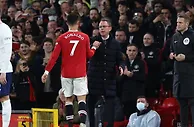 ESPN：C罗上赛季想成为曼联队长，但遭到朗尼克拒绝