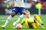 ????英格兰vs乌克兰赛后，萨卡和穆德里克登上英国推特热搜前二