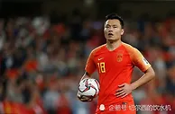 足球资讯：差距明显！同一天时间，中日韩三方球员因停球上新闻，国足尴尬