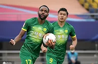 足球赛报：中超-鲁能2-2憾平国安争议不断 佩莱点射巴坎布梅开二度