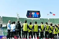 足球赛报：打脸的最高境界！奥预赛中国女足大败韩国，大屏幕显示中国告负？