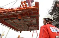 中国首个海洋油气装备“智能制造”项目首个组块主结构封顶