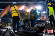 江苏南沿江城际铁路顺利连通南京南站