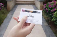 足球宝贝：模特@尹甜甜 三亚旅拍发布，终于结束了一年的工作，助理安排了三亚度假放松一下