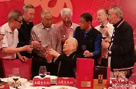 张路晒中国足坛60年代名宿合影为年维泗庆生：后来的中国足球骨干