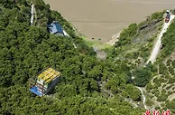 湖北秭归：轨道索道进果园 助力夏橙出深山