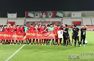 国足资讯：国足17日回国后随即展开封闭集训，中超“让路”12强赛可能“跨年”