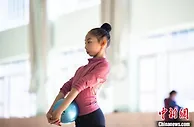 天津艺术体操少女王淇   向世界展示中国之美