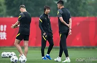 足球资讯：李铁背后“智囊团”曝光！2位足坛大咖出主意，国足12强赛有机会