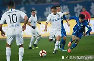 足球资讯：中超队引援热情降至冰点！8支球队没买外援，花销水平降回10年前