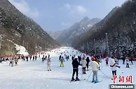“冬奥之风”催热冰雪季 “Z世代”搅动“白色经济”