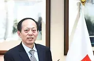 苟仲文会见美国奥委会主席苏珊·利昂斯并接受荣誉奖杯