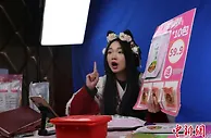 “网红小吃”螺蛳粉牵手直播新业态春节“不打烊”