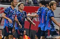 足球资讯：难突破世界杯16强，但日本球员在欧洲联赛站稳脚跟，国足何去何从