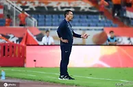 泰山亚冠首战面临挑战，主帅仅带18人 3线作战也要争胜
