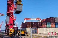 山东港口威海港全自动集装箱堆场投入运行