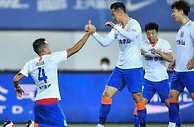 足球赛报：2-0！泰山队赢下争冠天王山！8分优势领跑，11年首冠越来越近！