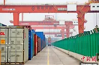 浙江义乌：动感单车“乘”中欧班列销往海外