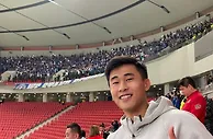 现场观战上海德比，戴伟浚晒图并发文：氛围百分百！