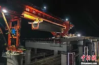 “南沿江”跨越“宁杭” 400米“双层”高铁架梁完成