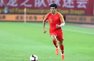 体坛：朱辰杰首发的可能性存疑，李帅在左中卫上更有竞争力