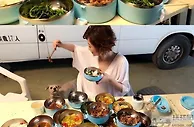 明星餐标有多离谱？曝一线女星一天2400男星3000，还互相攀比费用播报文章