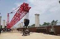 助力京津冀交通一体化 津兴铁路上跨津霸客专钢横梁吊装完成