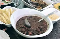 ????这吃的啥？？内马尔晒照+流口水表情：米饭，还有feijuca....