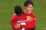 足球资讯：4万人见证，欧冠伟大的2-1！他们逆转压哨出线，这一刻等了63年