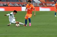 中超第3红！浙江队岳鑫亮鞋底铲倒孙准浩，被直红罚下