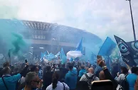 那不勒斯的街头????旌旗招展，整个城市的人们在提前庆祝冠军到来