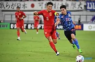 马德兴：国足冒雨进行新西兰首训，李昂受伤朱辰杰临时上调顶替