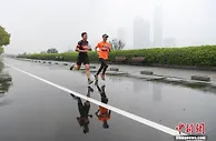 比你厉害的人又比你自律，你还在等什么？
