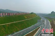 湖北鄂州机场高速公路通车