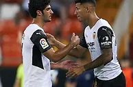 足球赛报：欧洲疯狂一夜！瓦伦3-0西甲第一，国米3-1，多特3-2，C罗回曼联