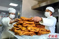 中国“土乡”传统馍馍带动昔日贫困村百万收入“链条”