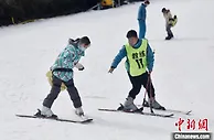 浙江金华武义：冰雪项目“激活”体育产业